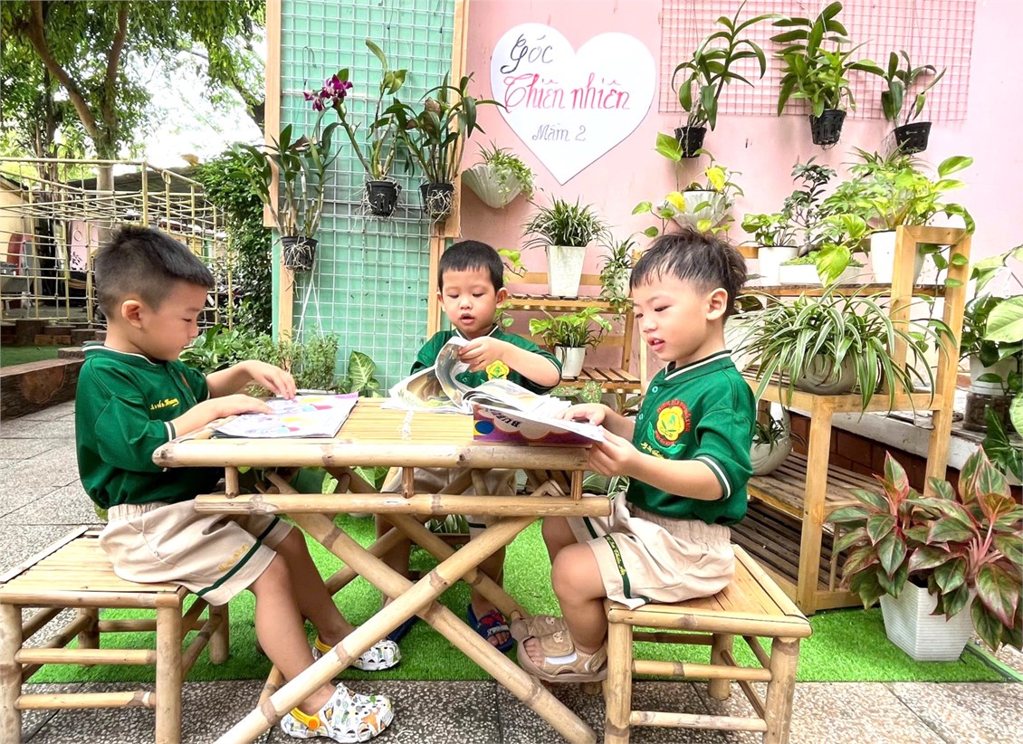 Góc thiên nhiên của các bé lớp mầm 2
